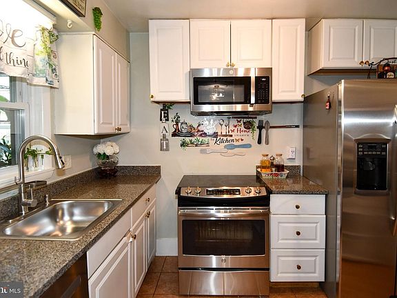 4th image of 8618 Liberia Ave