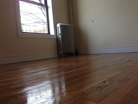 2nd image of 610 E 16th St