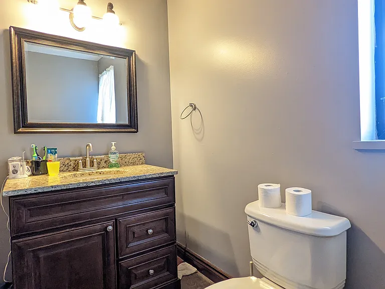 21 Wintemute St #4 — Photo 8