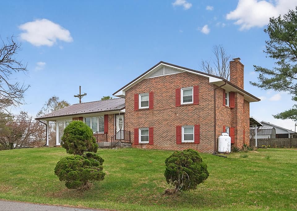 1st image of 21 Highland Park Dr