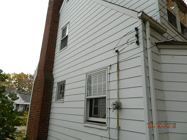 2nd image of 3072 W 137th St