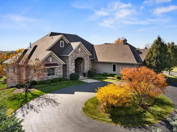 S8W33950 Waterville Lake DRIVE, Oconomowoc, WI 53066