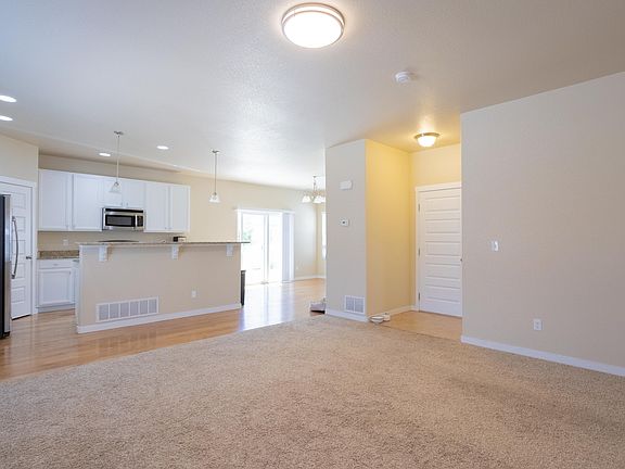 5th image of 1311 Alveston St