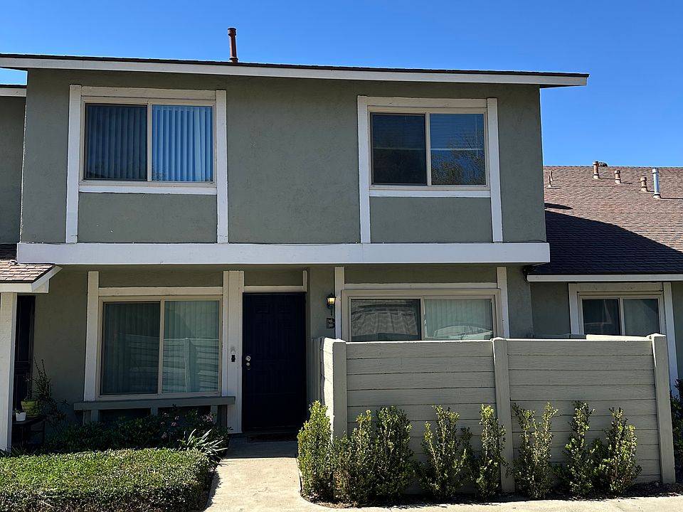 Front view of condo.