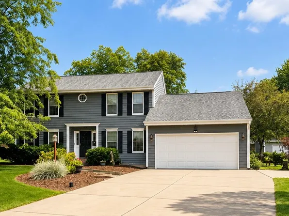 W148N7167 Terriwood Ct, Menomonee Falls, WI 53051