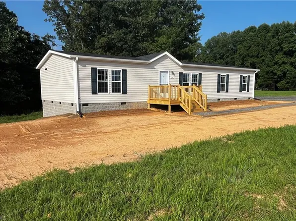 104 Ring Place Rd, Mount Airy, NC 27030