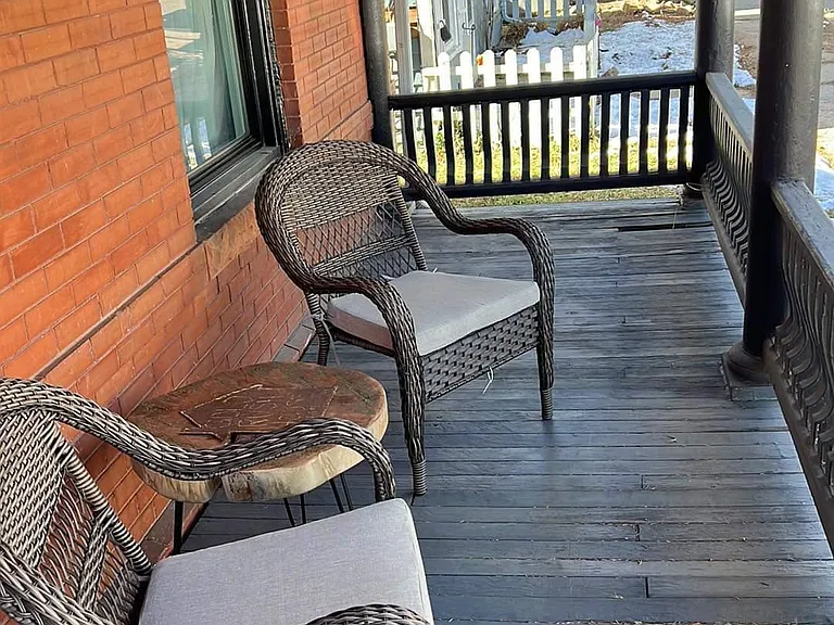 1047 Miner St — Photo 4