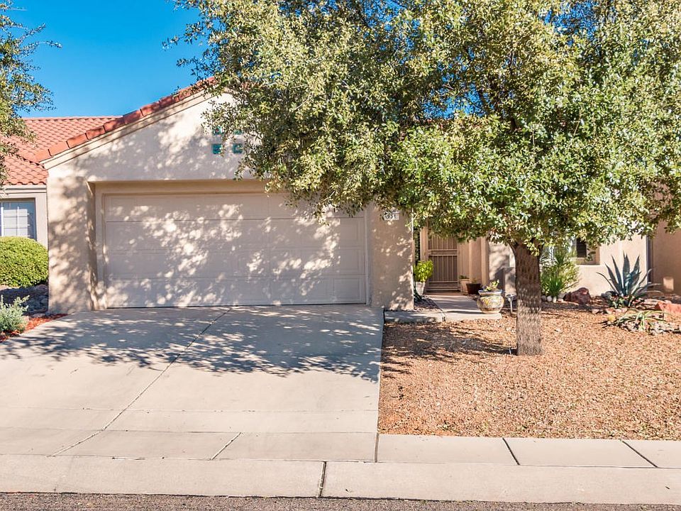 1st image of 931 E Claridge Pl