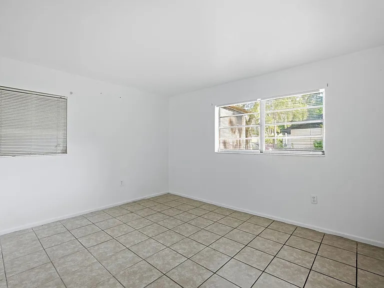 5801 11th Street Ct E — Photo 11