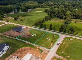 24 N Country Club Rd, Effingham, IL 62401