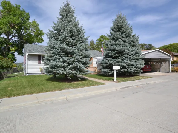 216 Highland Ave, Newcastle, WY 82701