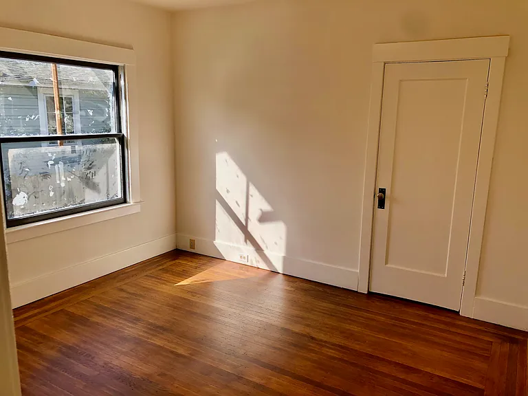 2226 Curtis St — Photo 16