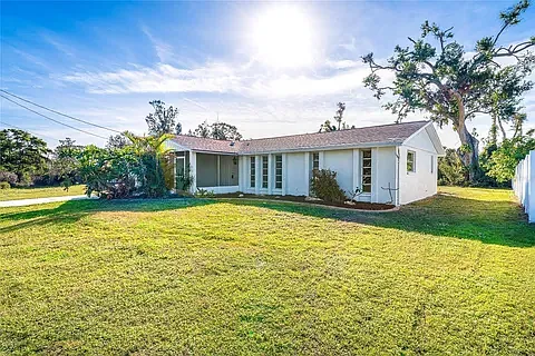 212 Hibiscus St