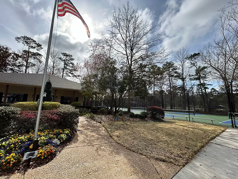 1213 Bayside Cir W — Photo 31