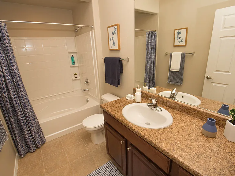 2a2 1140 SQFT 2 Bed 2 Bath