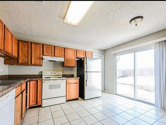 3rd image of 55165 Creek Valley Dr