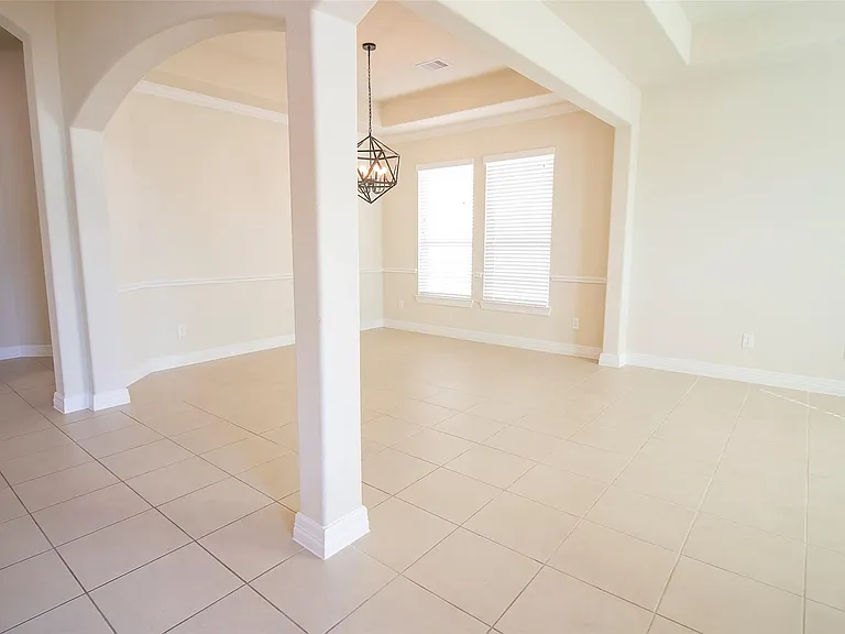 4718 Sabero Ln — Photo 4
