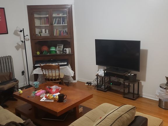 2nd image of 666 W Oakdale Ave APT 1