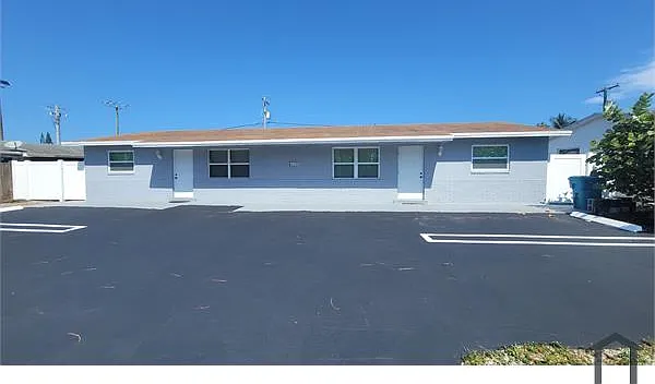 1860 N Seacrest Blvd #B — Photo 20