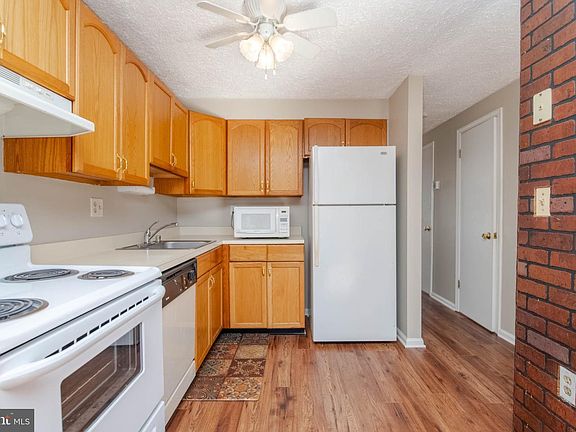 3rd image of 1255 Musket Ct Unit 27