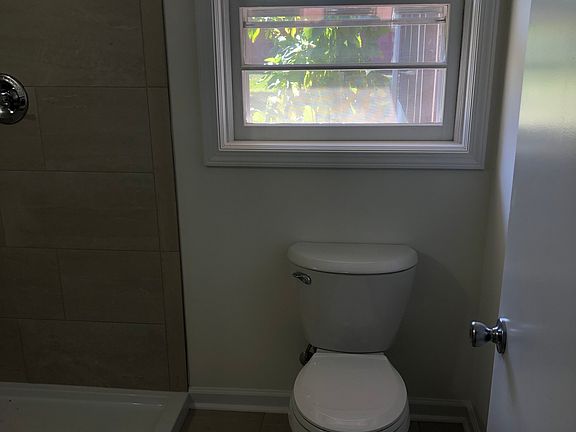 5th image of 1716 44th St