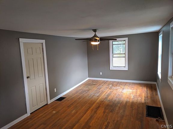 3rd image of 622 Breman Ave