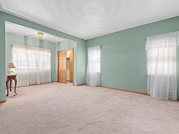 4th image of 302 Euclid Ave