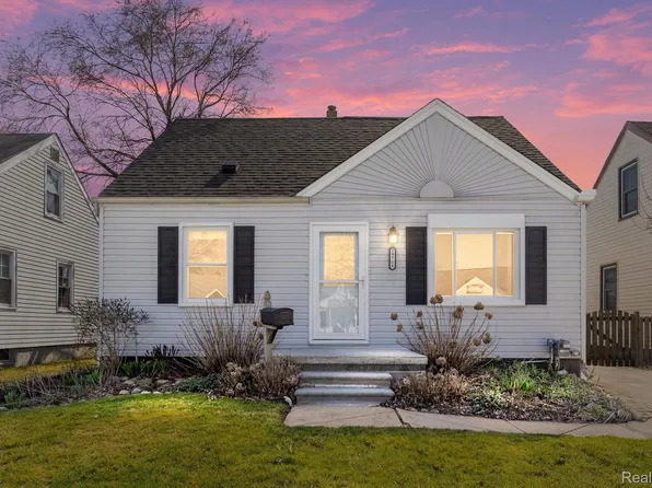 19708 Avalon St, Saint Clair Shores, MI 48080
