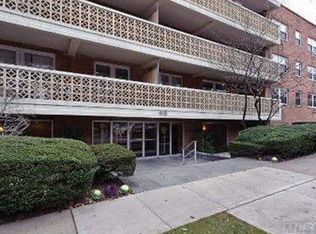 45 Hill Park Ave APT 1J, Great Neck, NY 11021