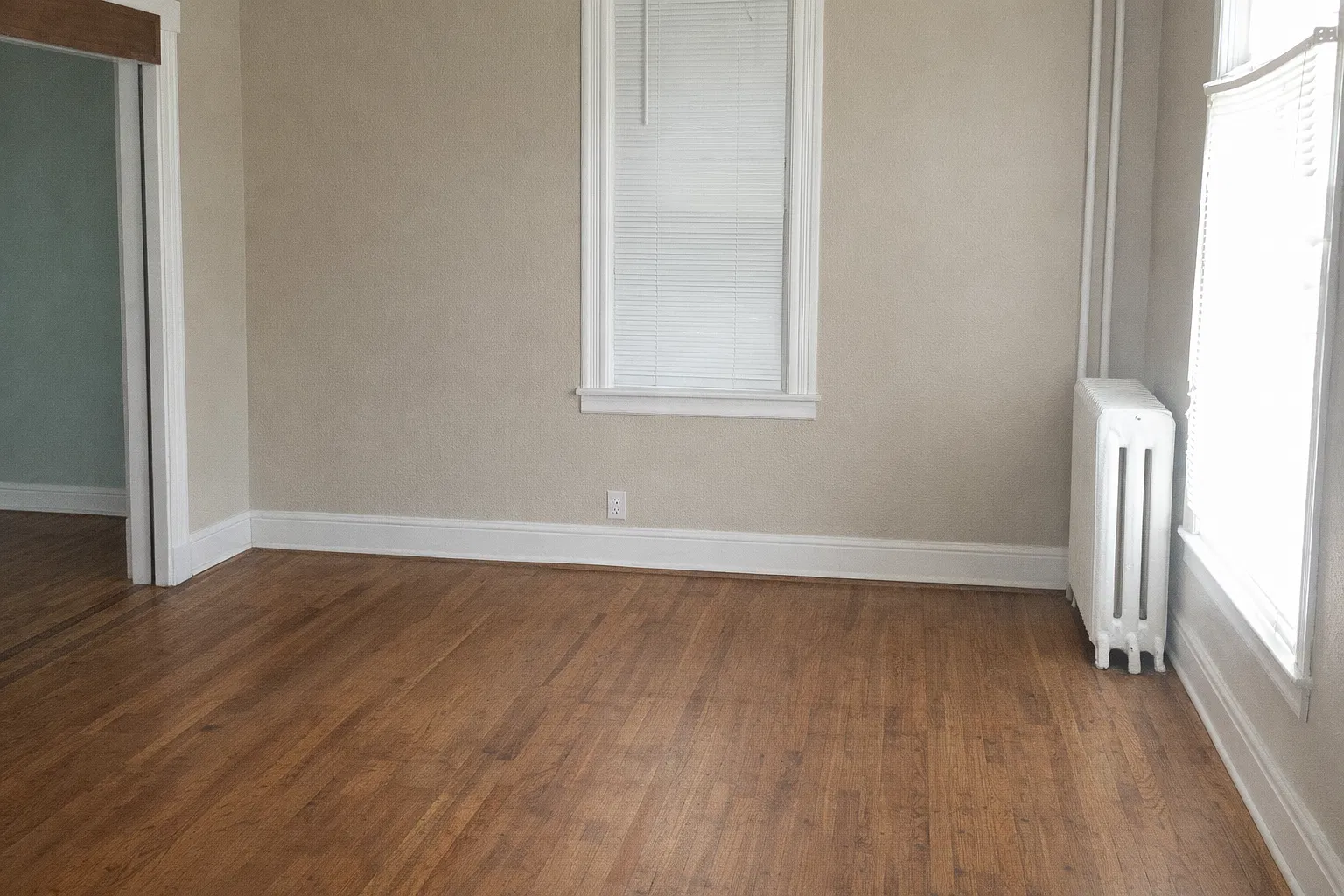 8 bed, $4,200 — Photo 3