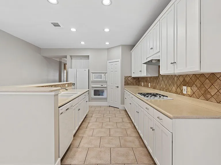 16727 Sonoma Del Norte Dr — Photo 10