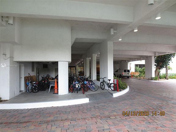 4th image of 20225 NE 34th Ct APT 1914
