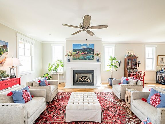 5th image of 305 Preserve Dr