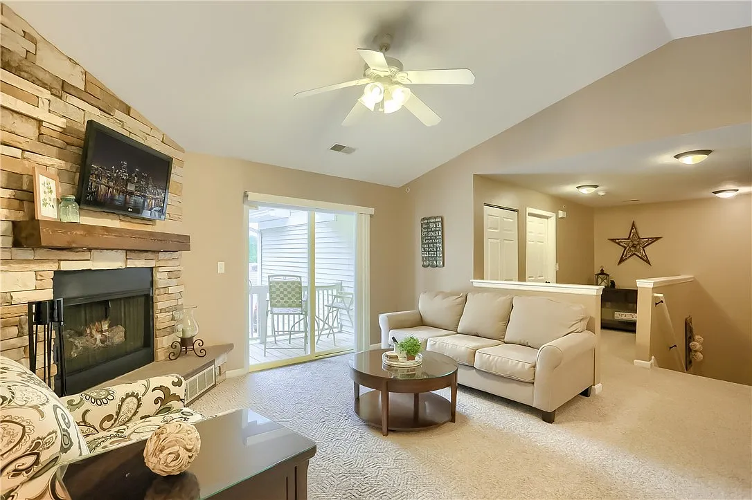 3 bed, 1485 sqft, $2,200 — Photo 4