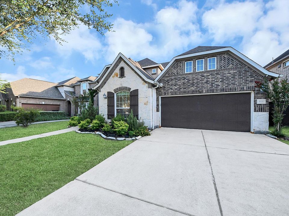 1st image of 818 Butterfly Garden Trl