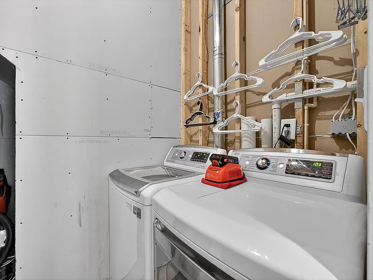 5304 E State Road 46 — Photo 27