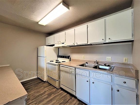 4th image of 608 John Paul Jones Dr APT 162