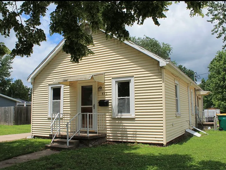 612 E Pierce St — Photo 1