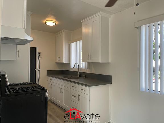4th image of 3822 Baldwin Ave #42