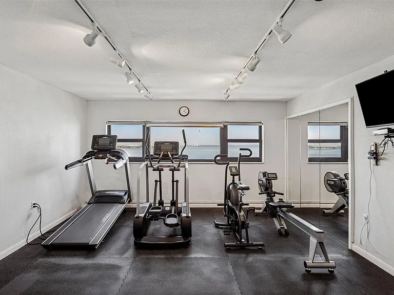 4141 Bayshore Blvd #12.1 — Photo 35
