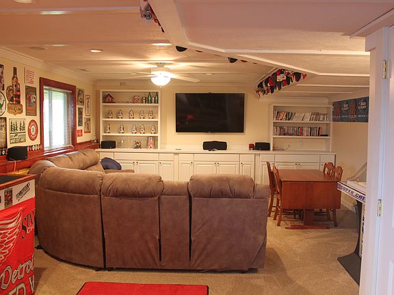 5th image of 9484 Stone View Dr NE