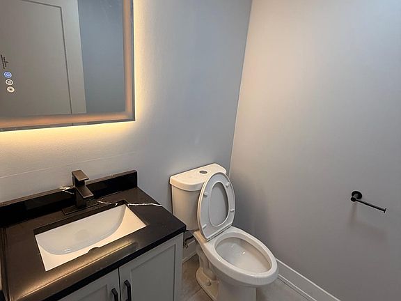 4th image of 10518 S Avenue G #1