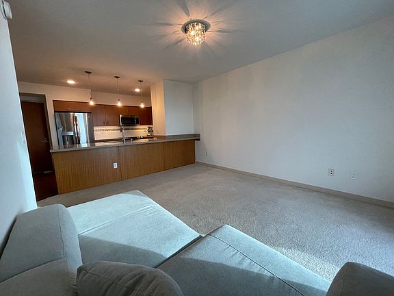 5th image of 555 South St #1509