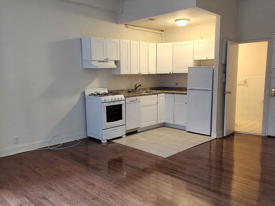 1st image of 255 W 55th St APT 2A