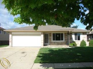 36325 Jared Dr, Sterling Heights, MI 48312