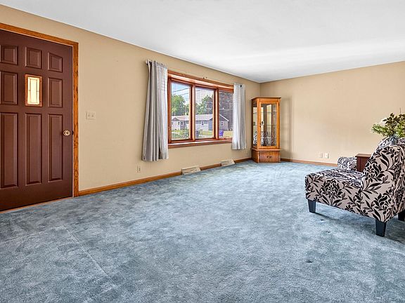 3rd image of 1308 Kenneth Ave
