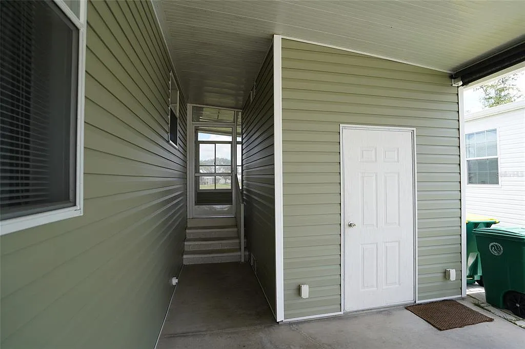 3 bed, 2.0 bath, 1404 sqft, $1,900 — Photo 2