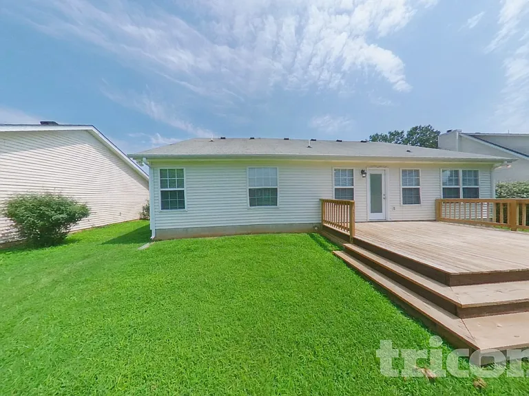 3013 Weybridge Dr — Photo 16