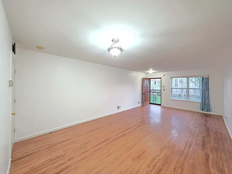 275 Skyline Dr — Photo 8
