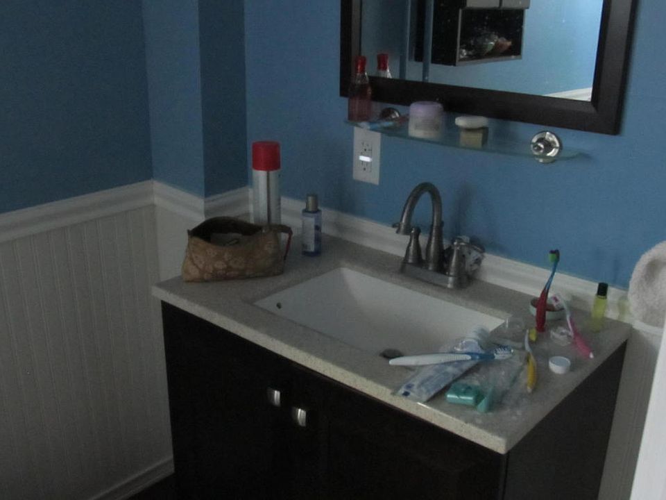 2nd image of 808 Broad St